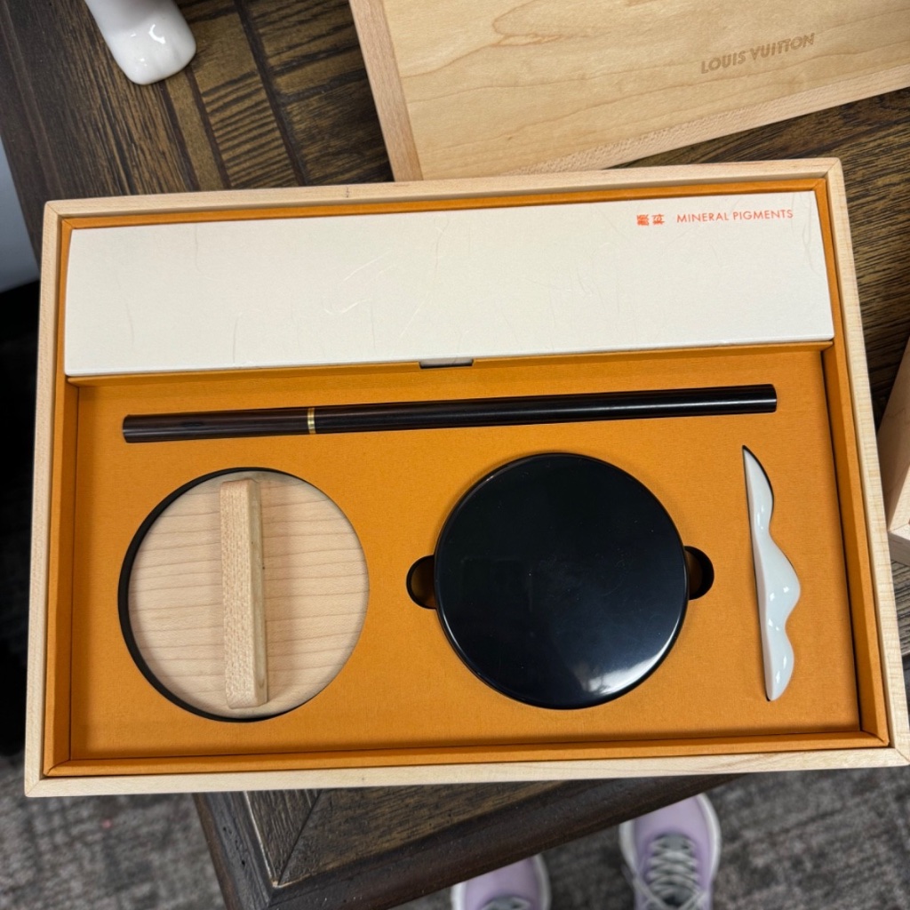 Louis Vuitton Calligraphy Set Vip Gift Rare Collectors Edition